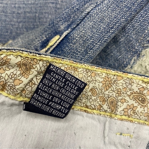 Vanilla Star Medium Wash Y2K Distressed Flare Jeans Juniors Size 9 - Picture 11 of 11